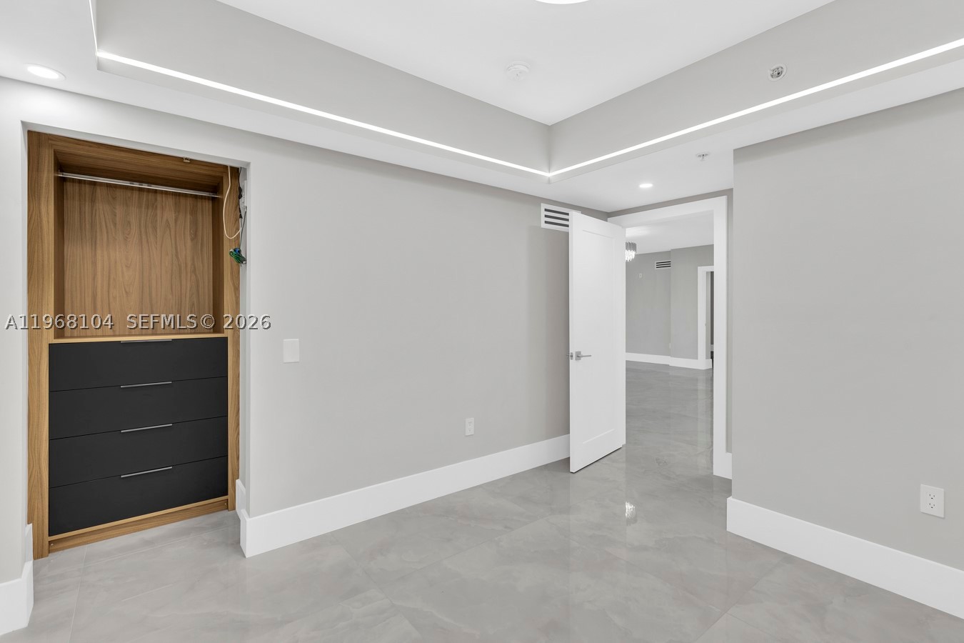 2051 SE 3rd St #406, Deerfield Beach FL 33441