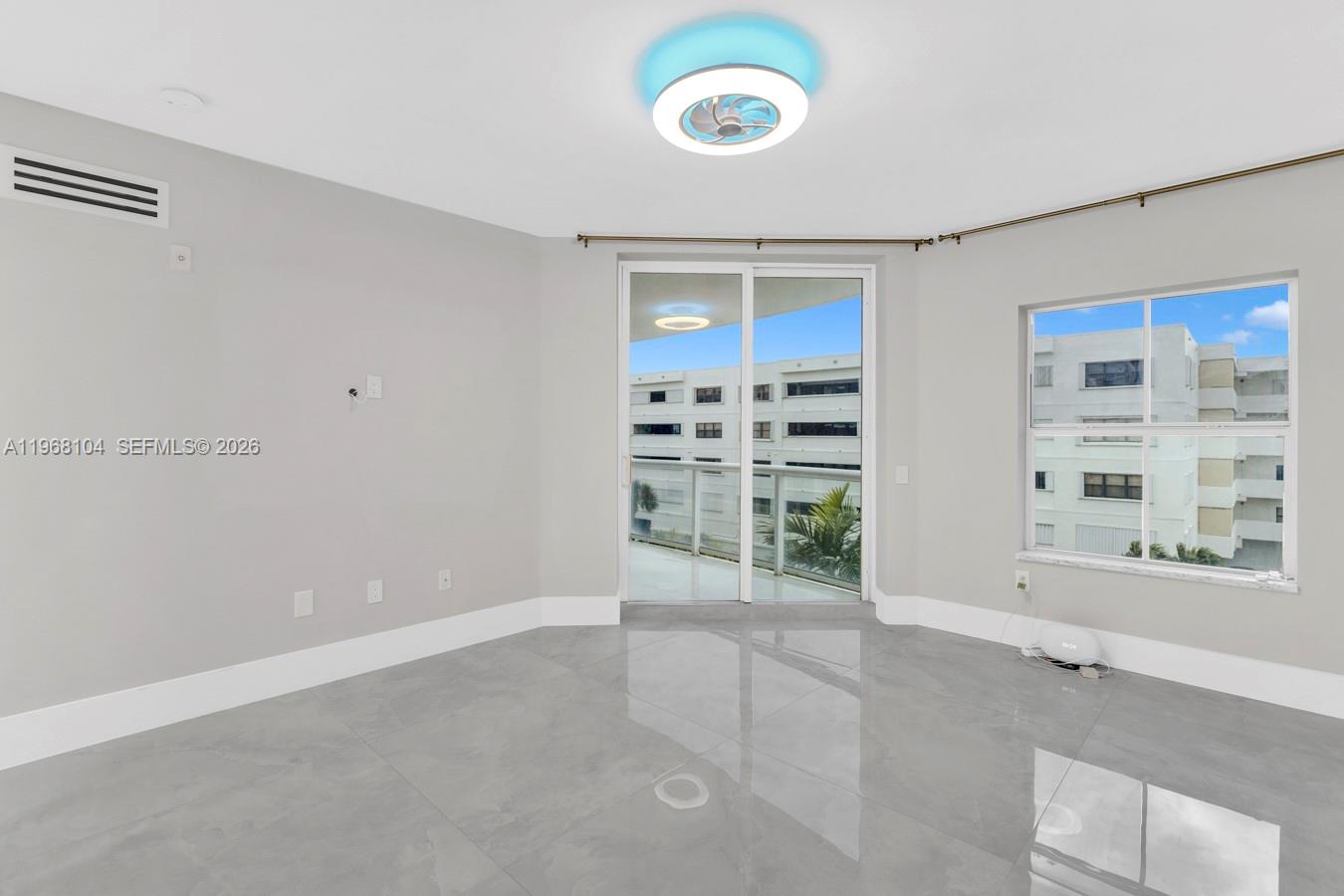 2051 SE 3rd St #406, Deerfield Beach FL 33441