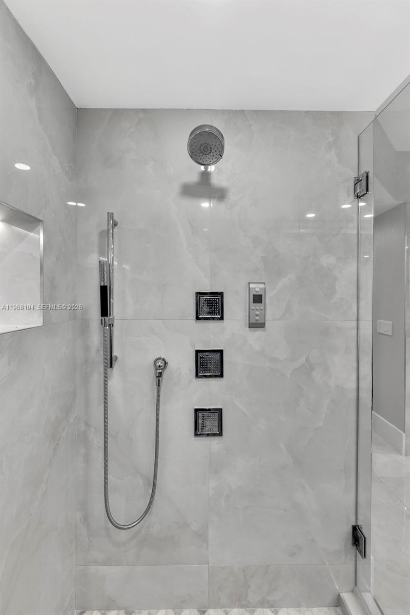2051 SE 3rd St #406, Deerfield Beach FL 33441