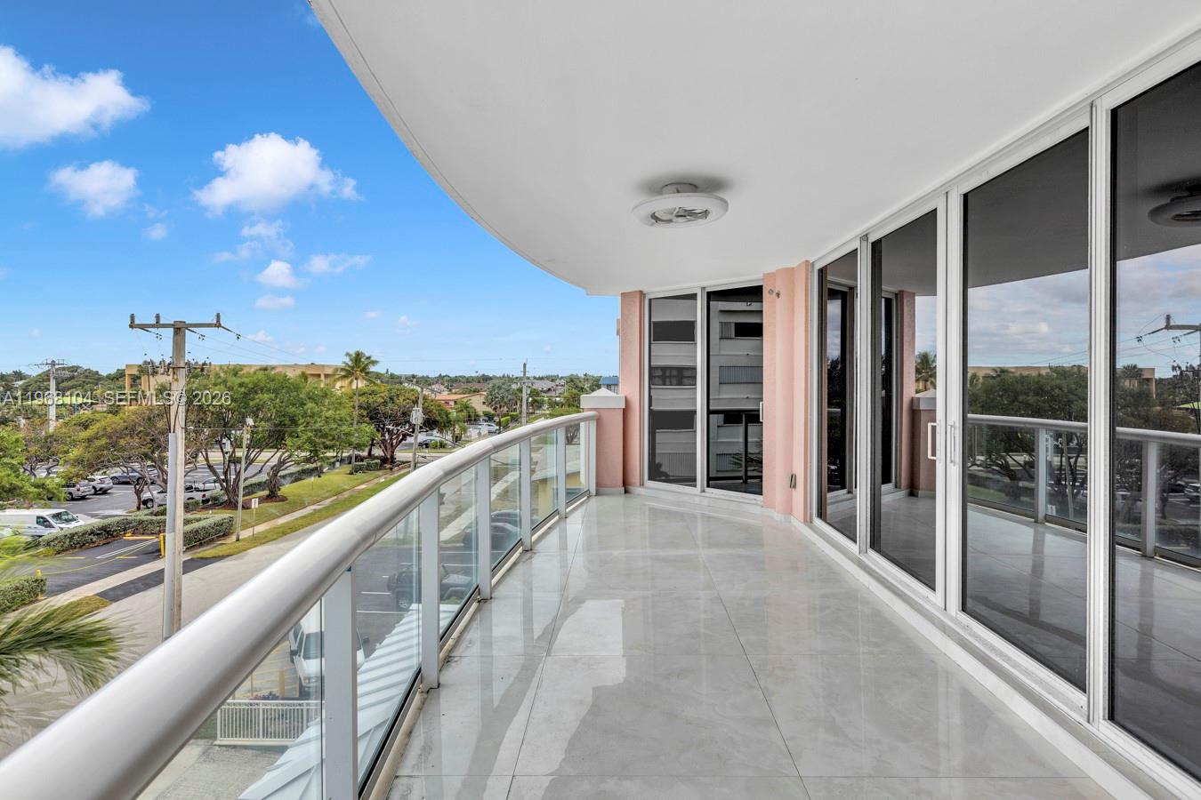2051 SE 3rd St #406, Deerfield Beach FL 33441