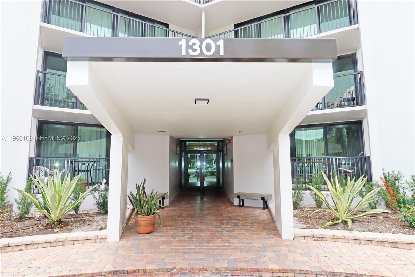 1301 River Reach Dr #214, Fort Lauderdale FL 33315