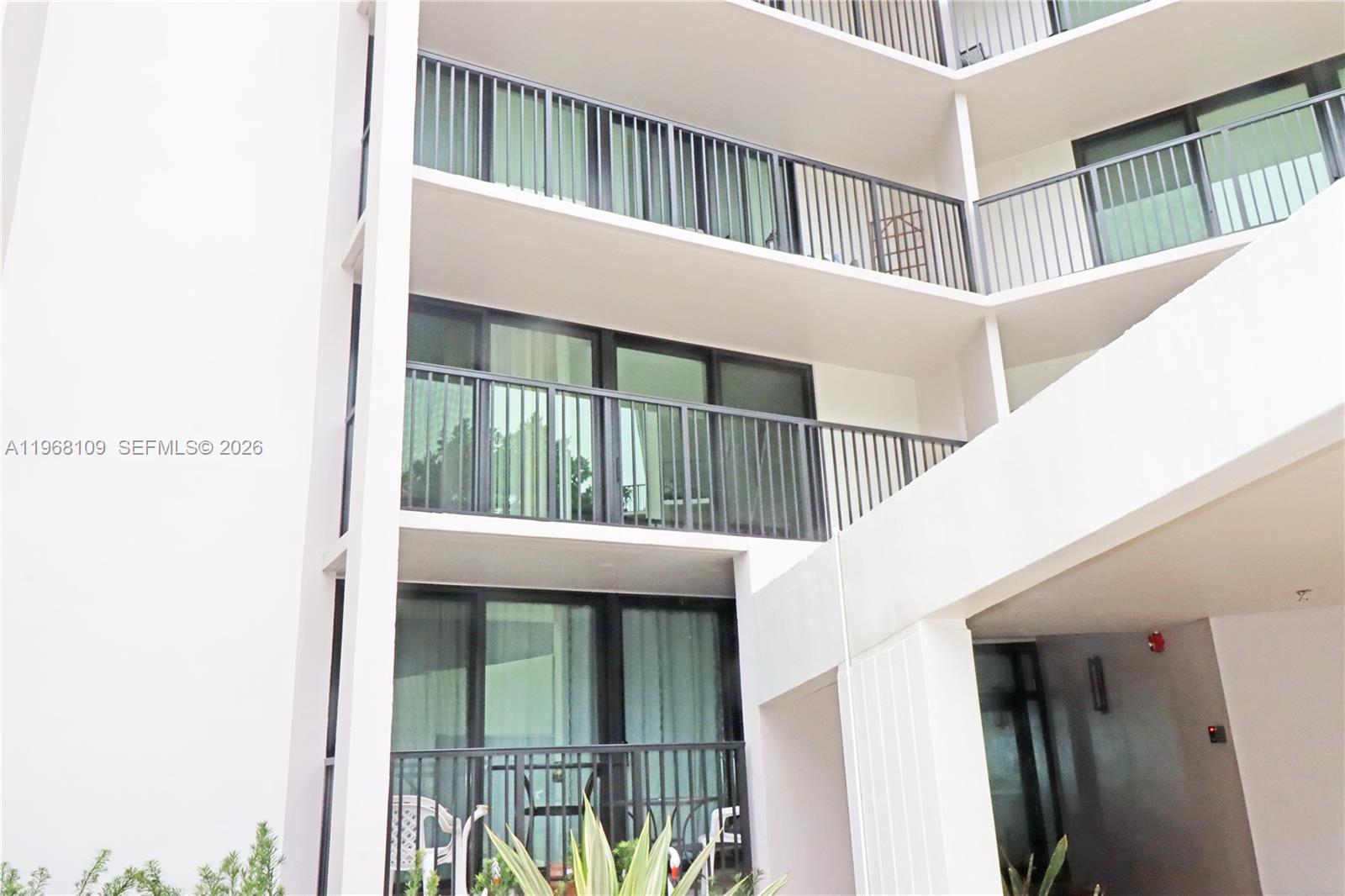 1301 River Reach Dr #214, Fort Lauderdale FL 33315