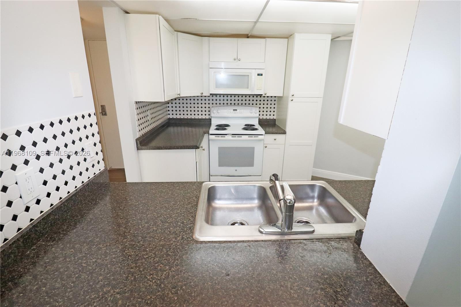 1301 River Reach Dr #214, Fort Lauderdale FL 33315