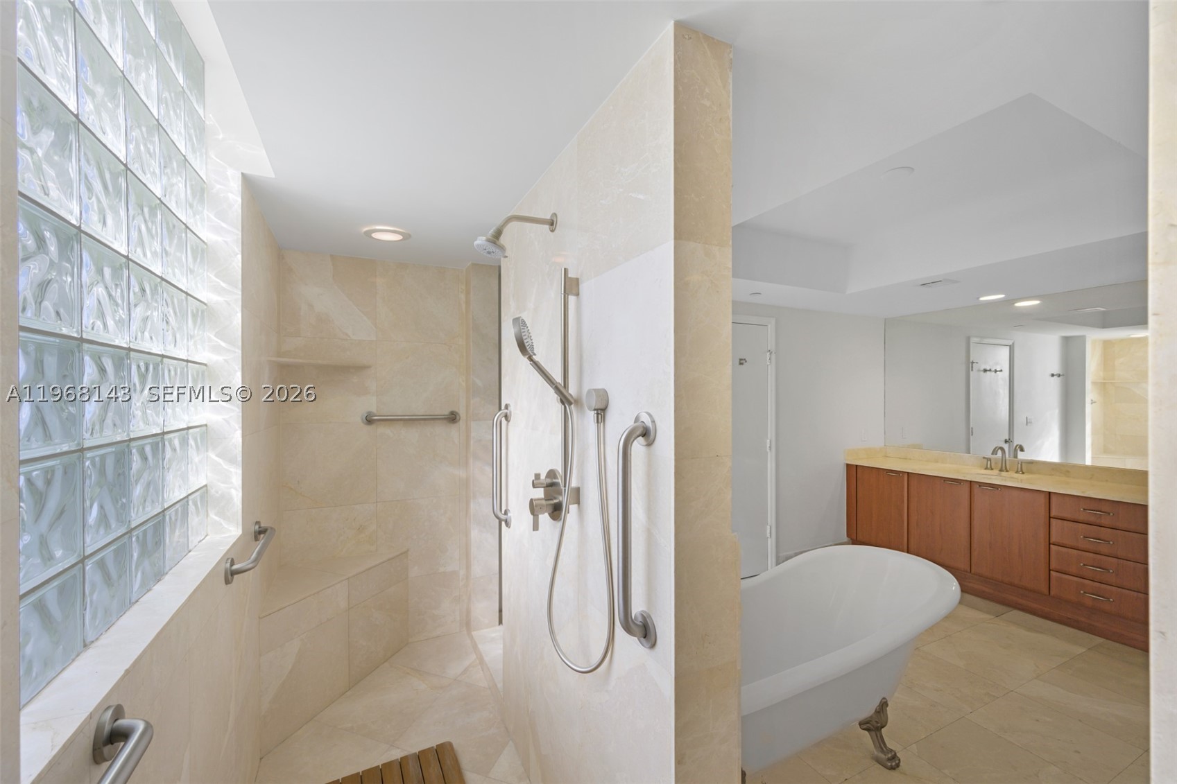 3301 NE 183 Street #2209, Aventura FL 33160
