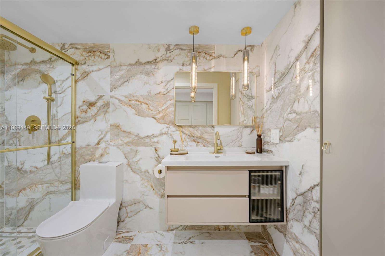 6900 Bay Dr #8A, Miami Beach FL 33141