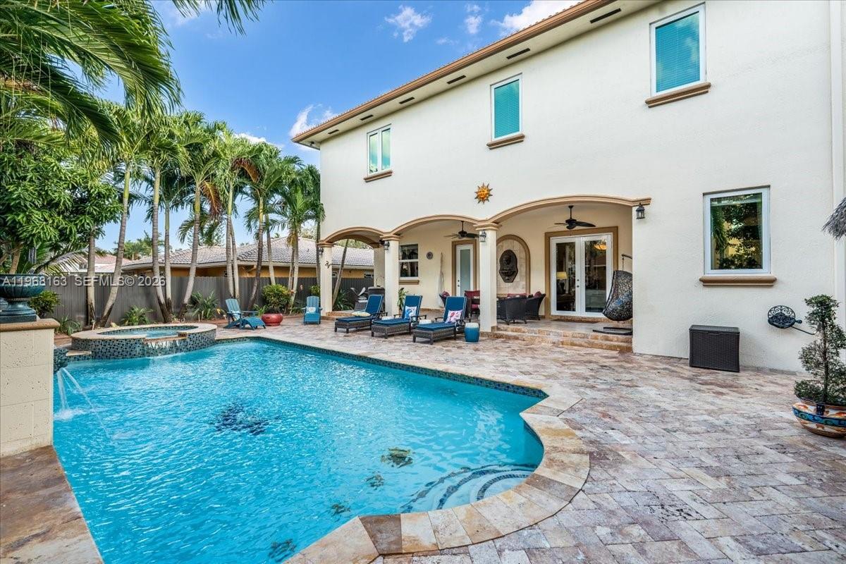 7851 NW 166th Ter, Miami Lakes FL 33016