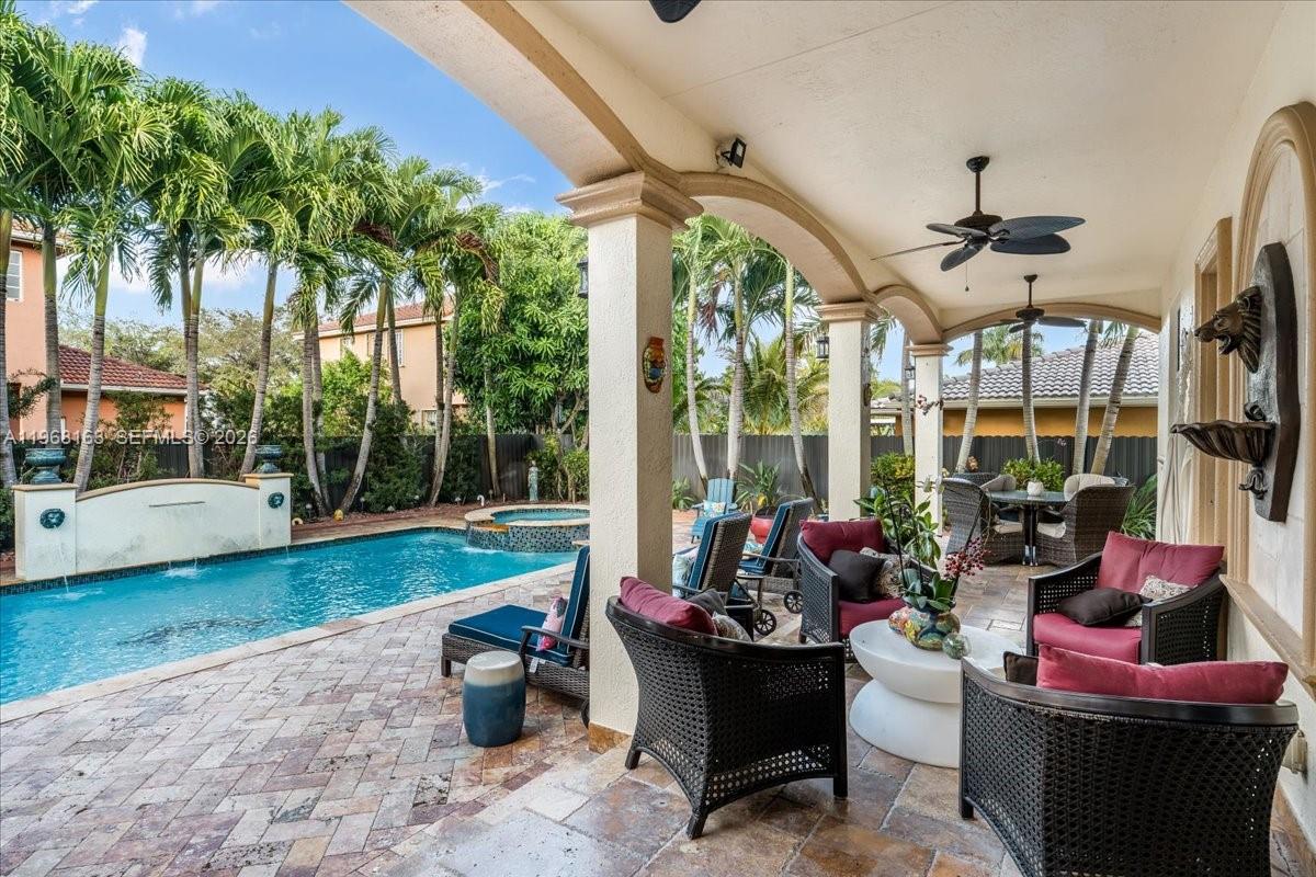 7851 NW 166th Ter, Miami Lakes FL 33016
