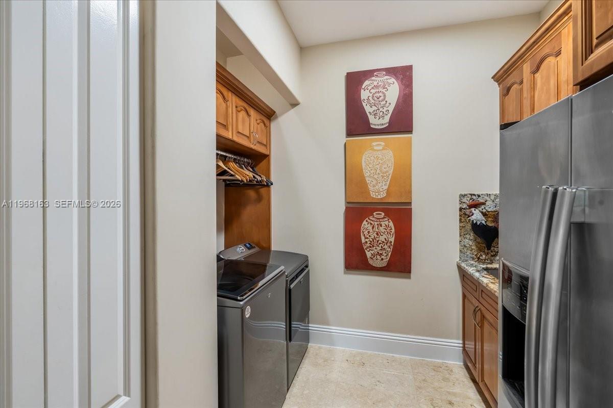 7851 NW 166th Ter, Miami Lakes FL 33016