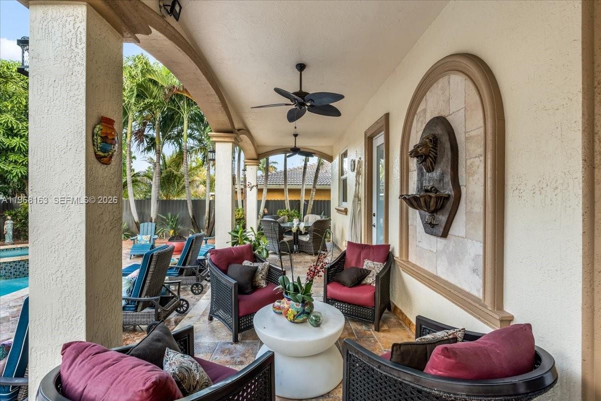 7851 NW 166th Ter, Miami Lakes FL 33016