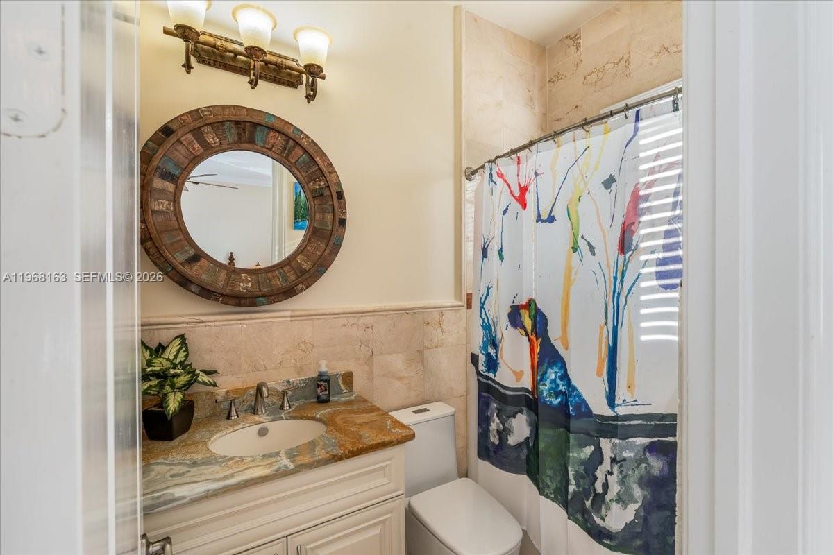 7851 NW 166th Ter, Miami Lakes FL 33016