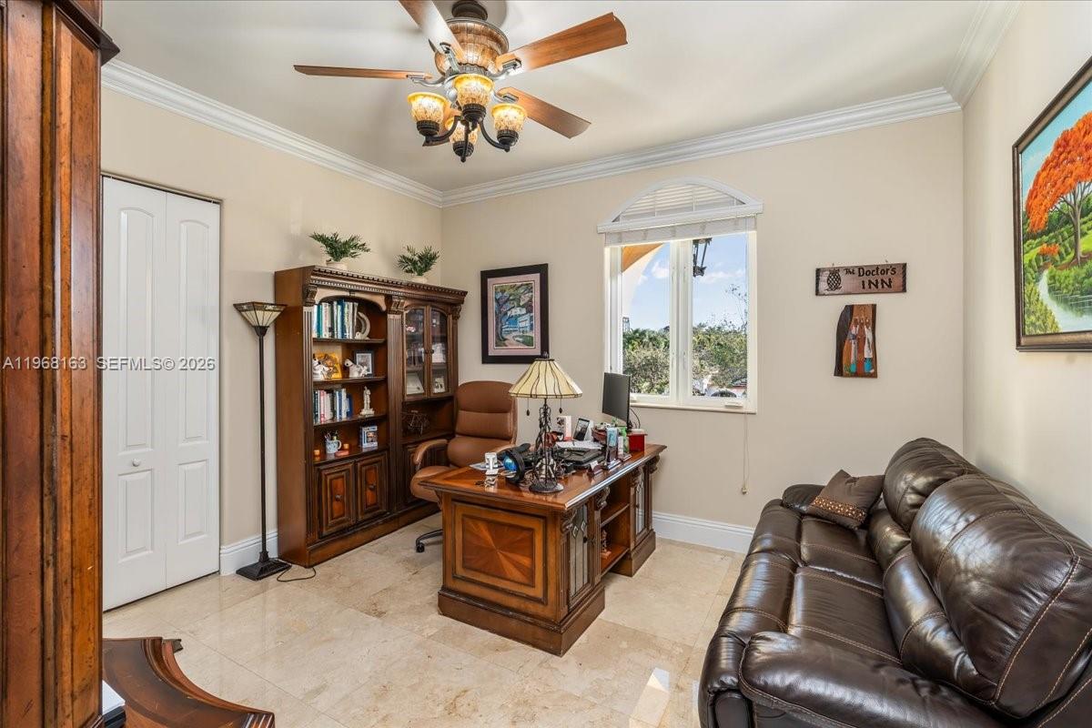 7851 NW 166th Ter, Miami Lakes FL 33016
