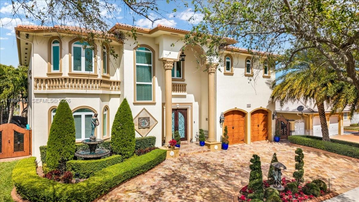 7851 NW 166th Ter, Miami Lakes FL 33016