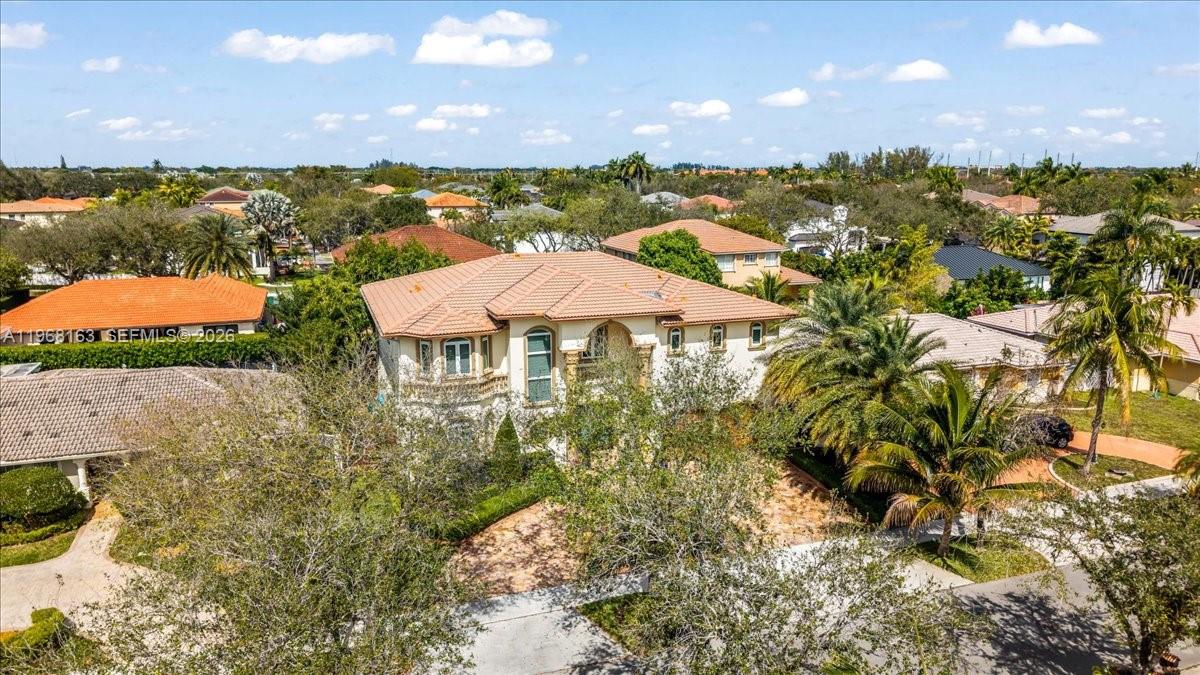 7851 NW 166th Ter, Miami Lakes FL 33016