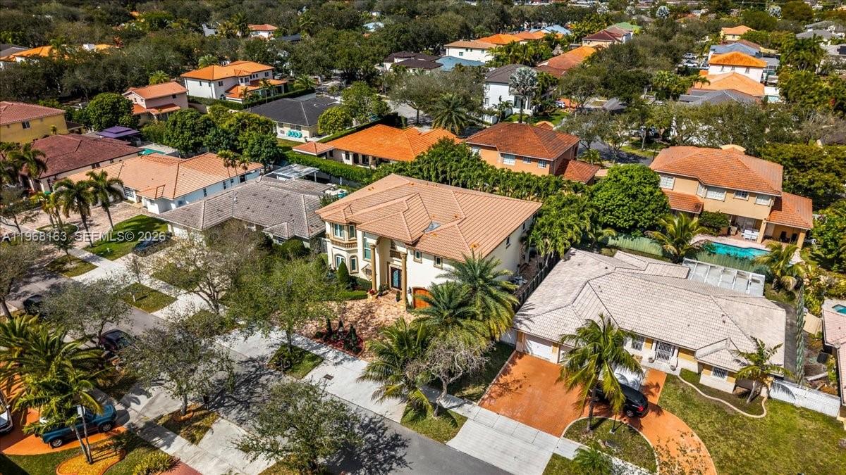 7851 NW 166th Ter, Miami Lakes FL 33016