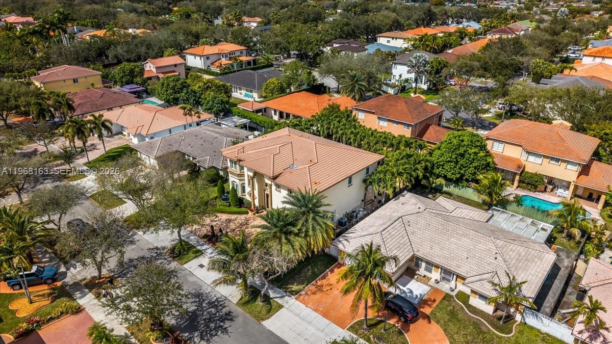 7851 NW 166th Ter, Miami Lakes FL 33016