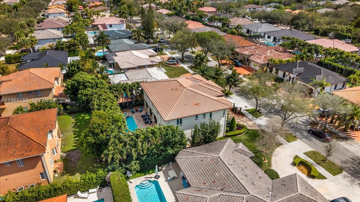 7851 NW 166th Ter, Miami Lakes FL 33016