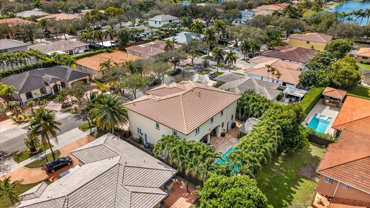 7851 NW 166th Ter, Miami Lakes FL 33016