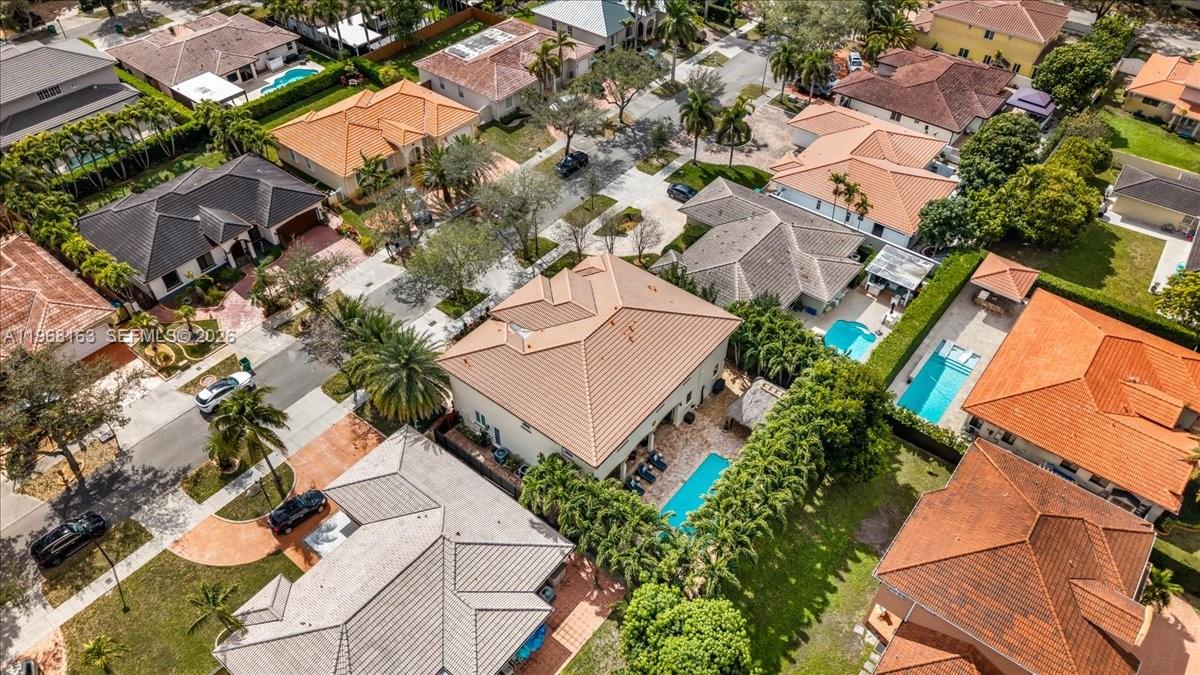 7851 NW 166th Ter, Miami Lakes FL 33016