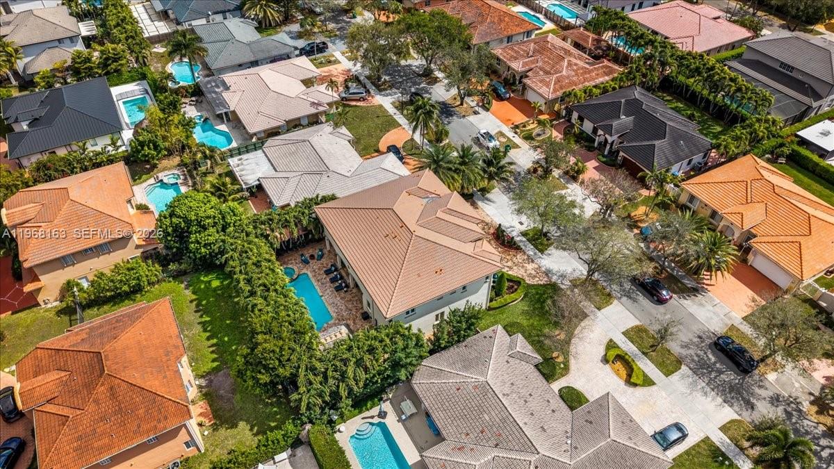 7851 NW 166th Ter, Miami Lakes FL 33016