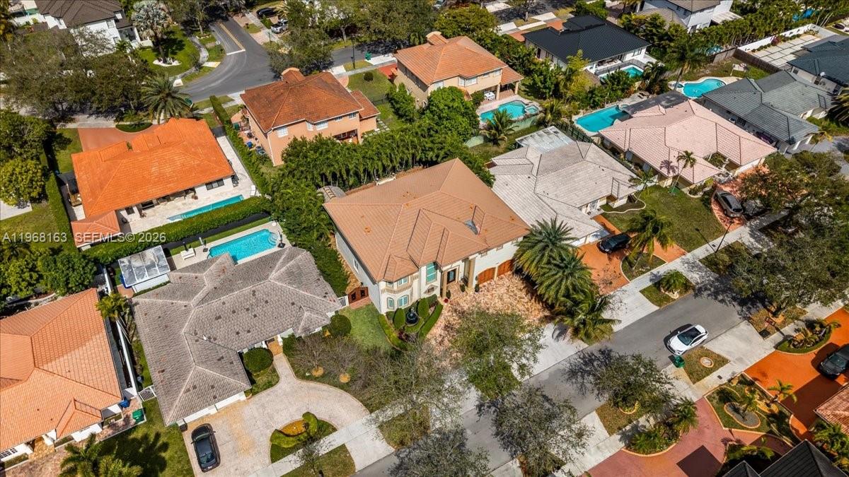 7851 NW 166th Ter, Miami Lakes FL 33016