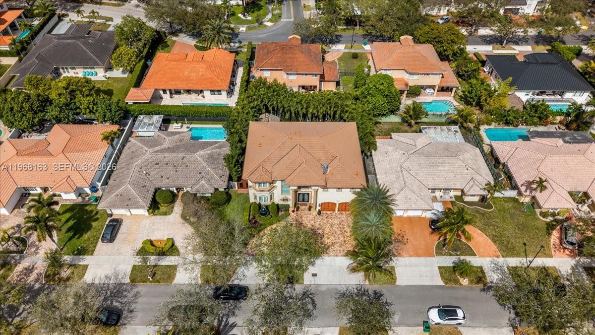 7851 NW 166th Ter, Miami Lakes FL 33016