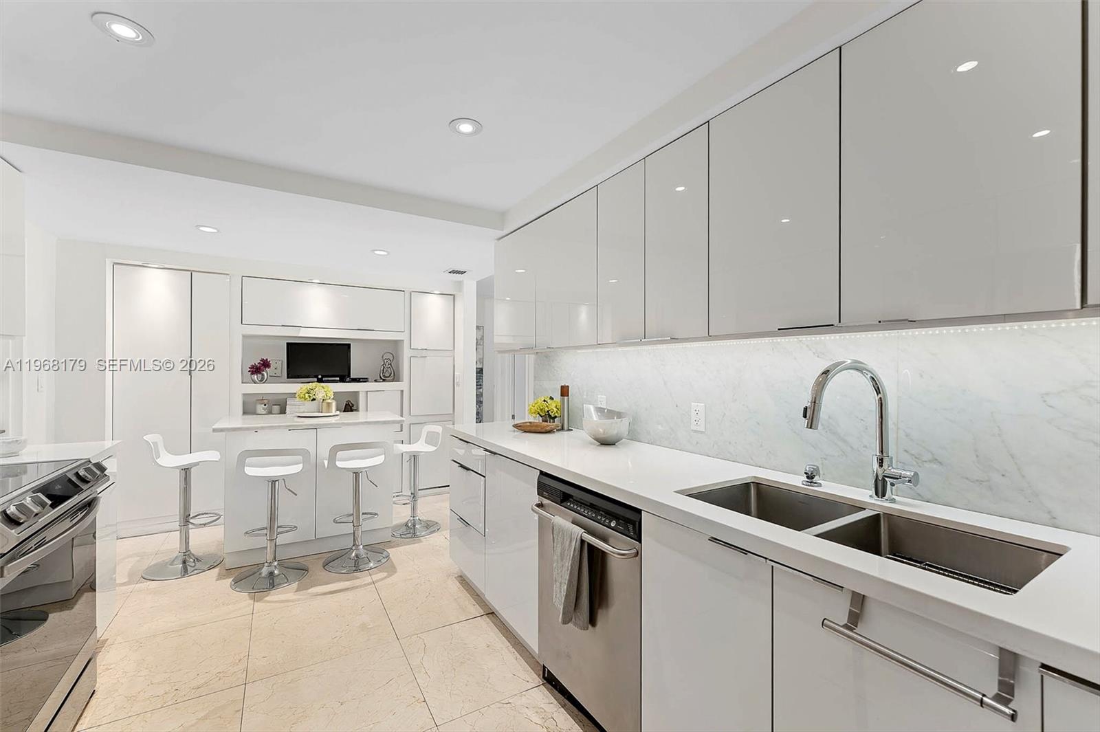 199 Ocean Lane Dr #311, Key Biscayne FL 33149