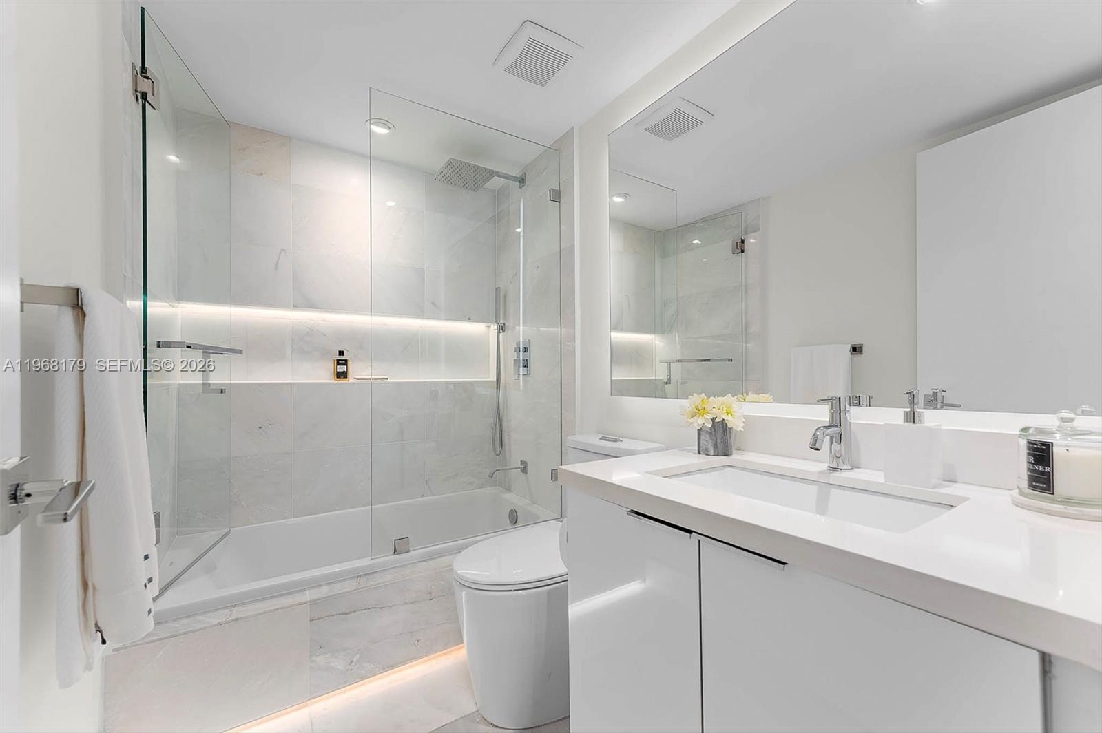 199 Ocean Lane Dr #311, Key Biscayne FL 33149