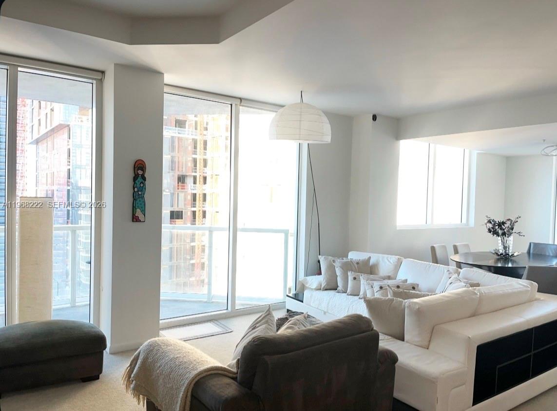 253 NE 2nd St #3903, Miami FL 33132