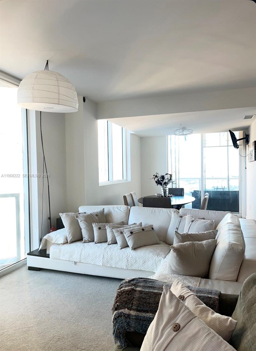 253 NE 2nd St #3903, Miami FL 33132