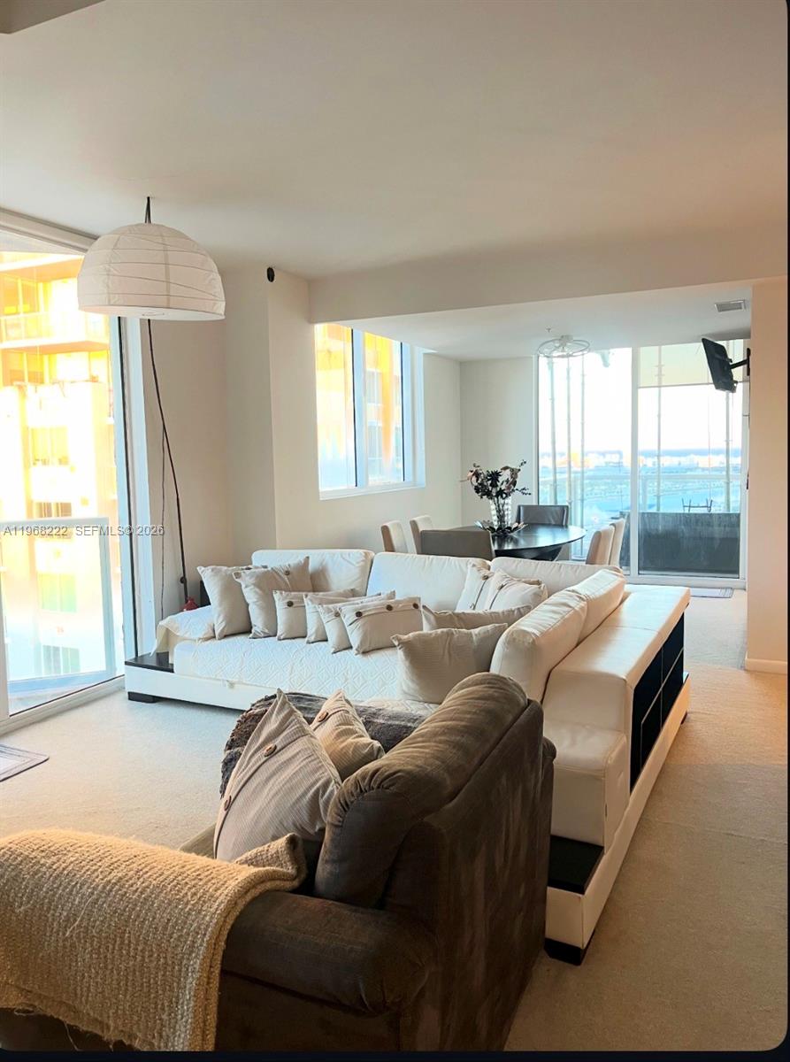 253 NE 2nd St #3903, Miami FL 33132