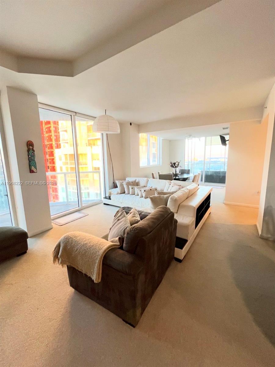 253 NE 2nd St #3903, Miami FL 33132