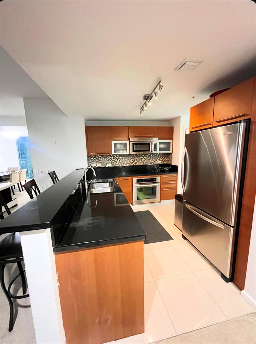 253 NE 2nd St #3903, Miami FL 33132
