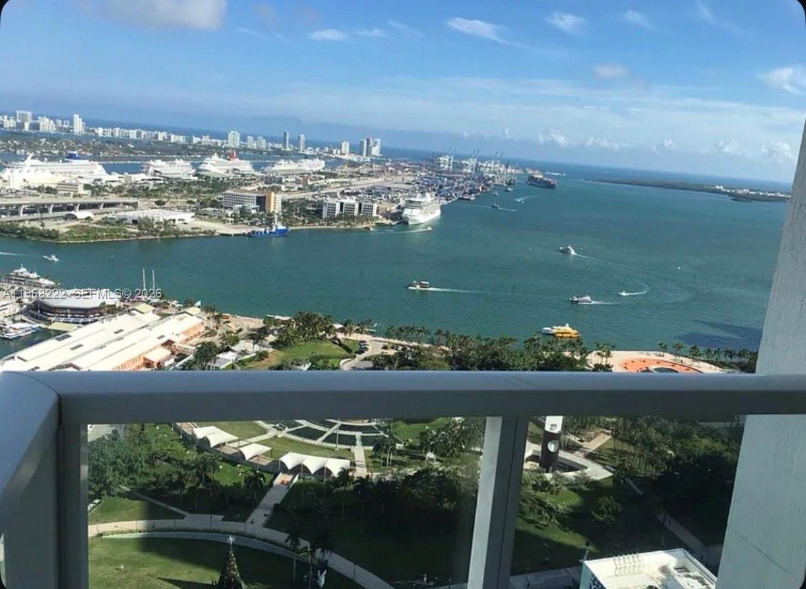 253 NE 2nd St #3903, Miami FL 33132
