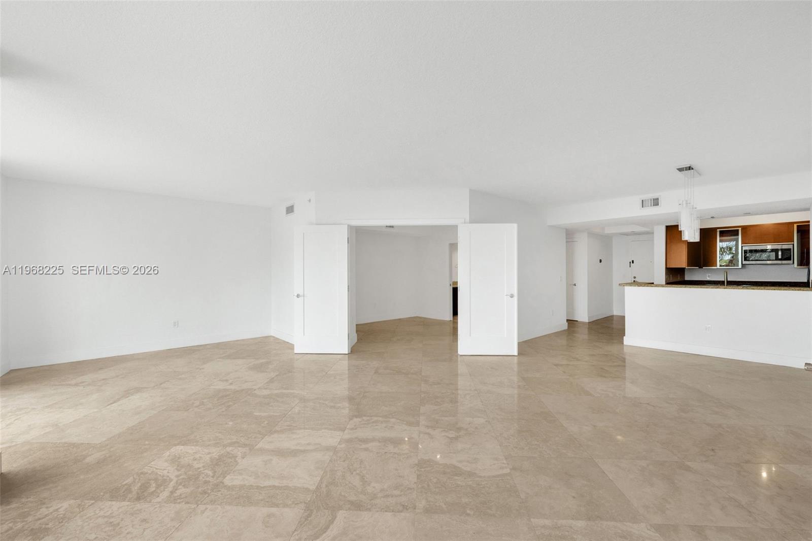 10 Venetian Way #403, Miami Beach FL 33139