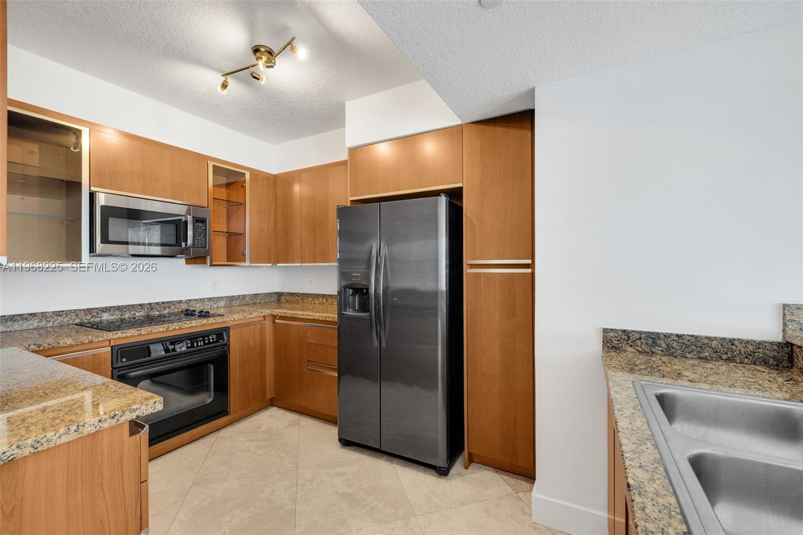 10 Venetian Way #403, Miami Beach FL 33139