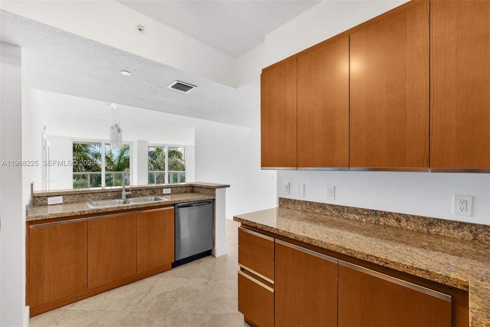 10 Venetian Way #403, Miami Beach FL 33139