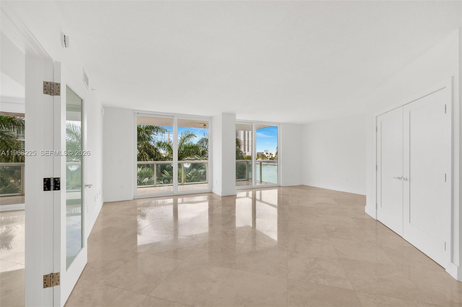 10 Venetian Way #403, Miami Beach FL 33139