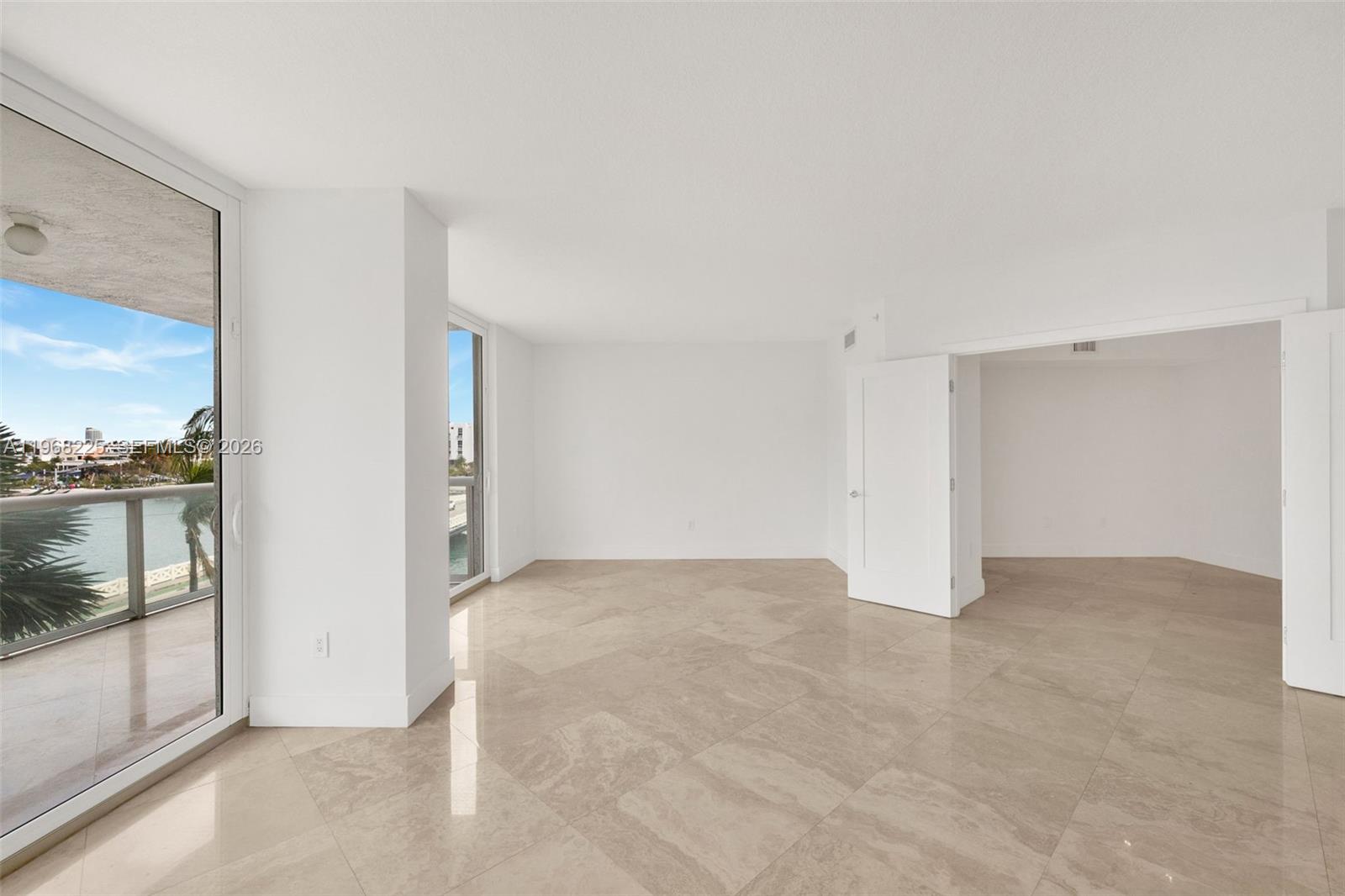 10 Venetian Way #403, Miami Beach FL 33139