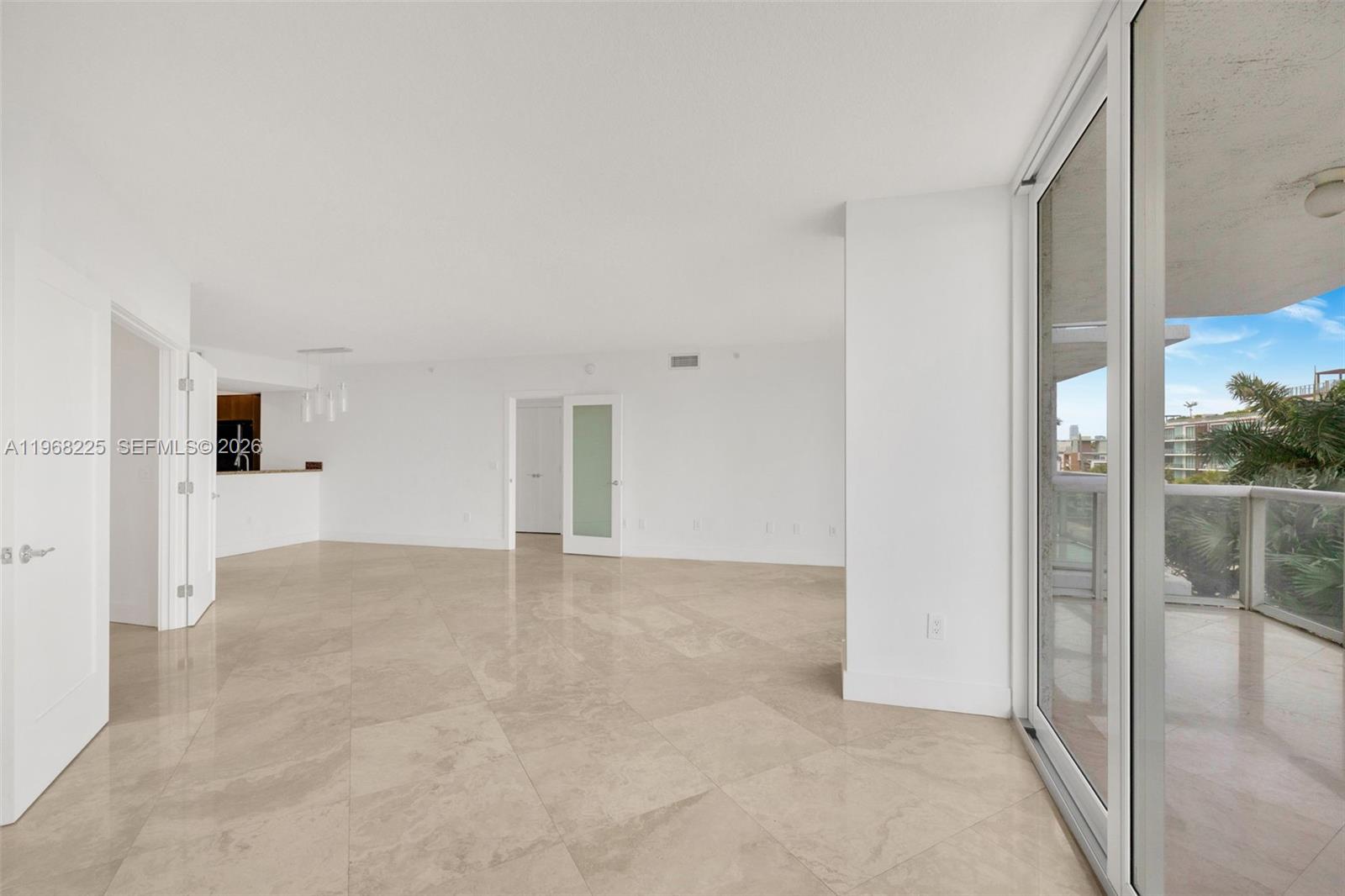10 Venetian Way #403, Miami Beach FL 33139