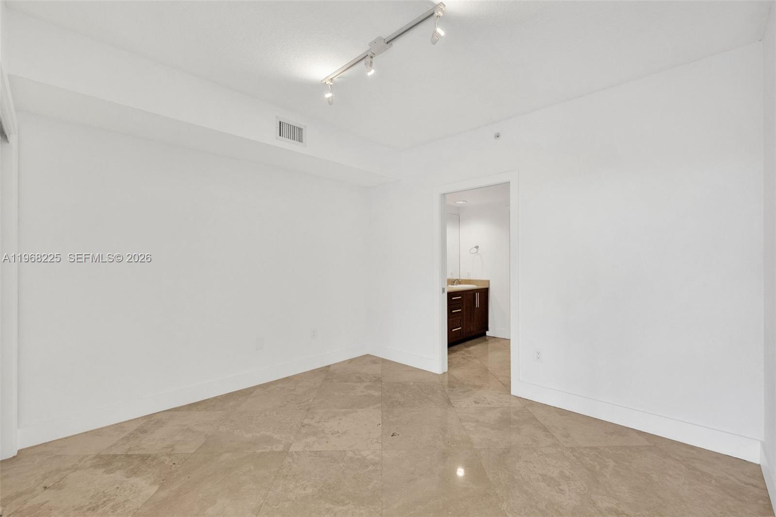 10 Venetian Way #403, Miami Beach FL 33139