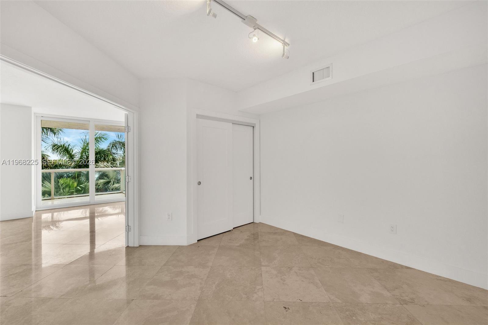 10 Venetian Way #403, Miami Beach FL 33139