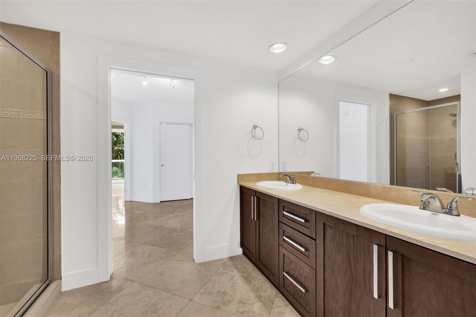 10 Venetian Way #403, Miami Beach FL 33139