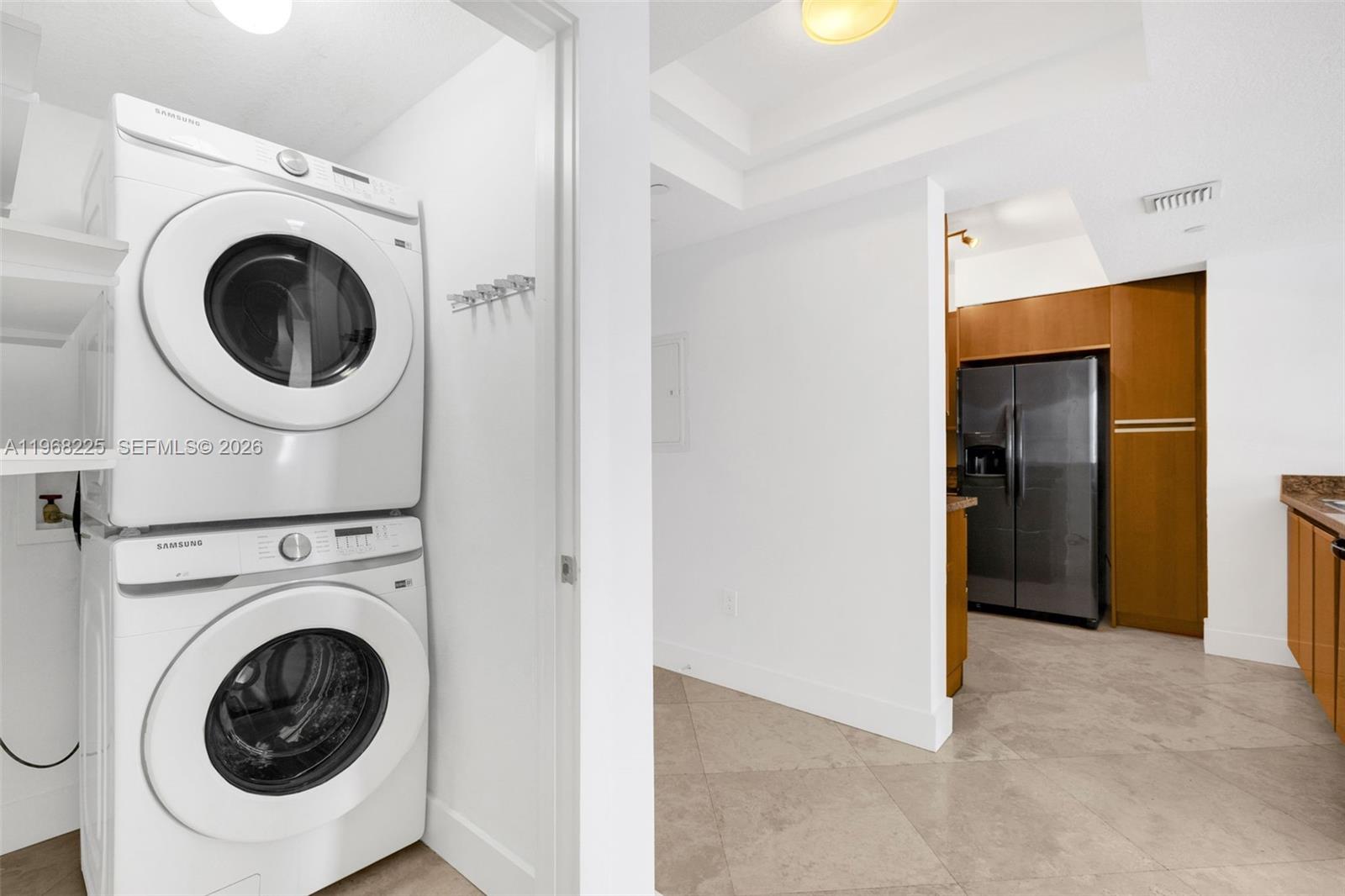 10 Venetian Way #403, Miami Beach FL 33139