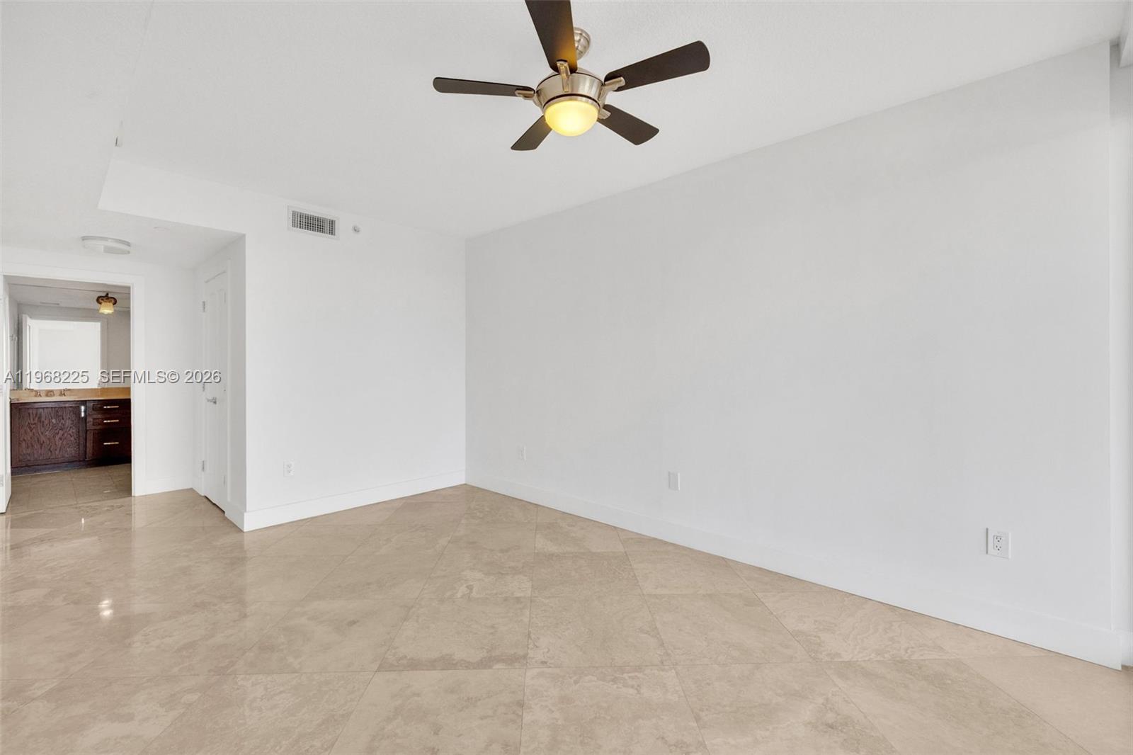 10 Venetian Way #403, Miami Beach FL 33139