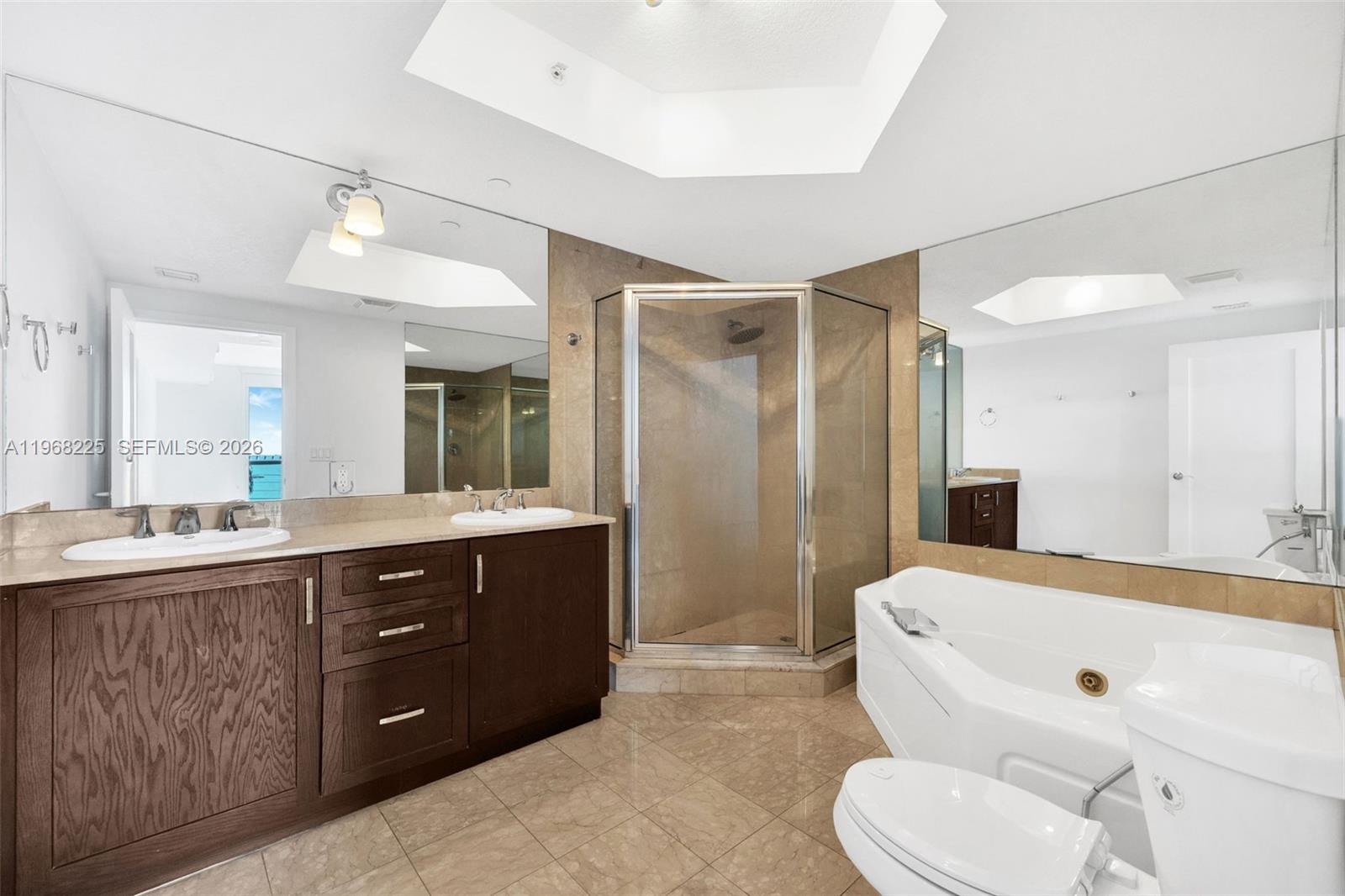 10 Venetian Way #403, Miami Beach FL 33139