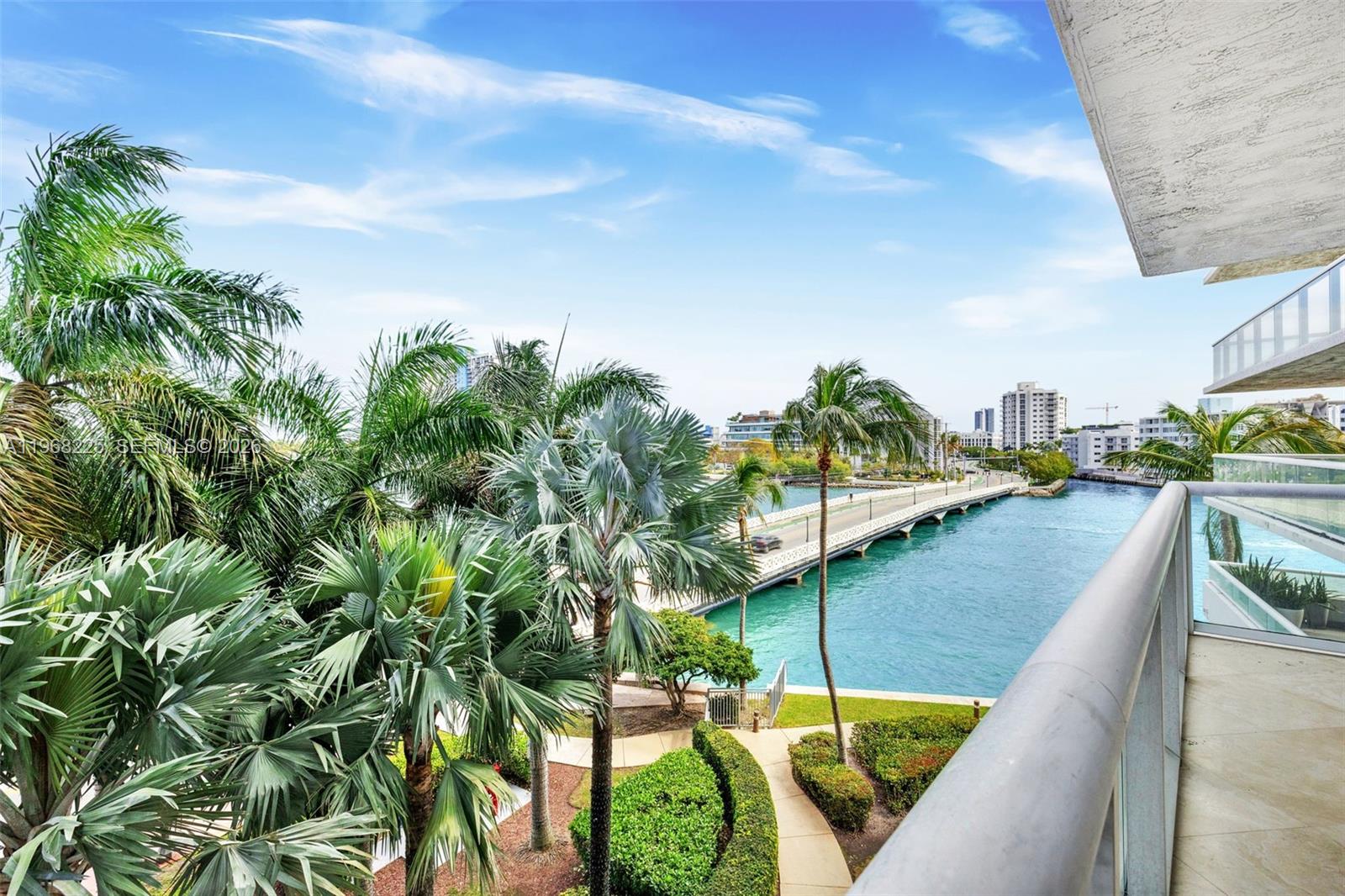10 Venetian Way #403, Miami Beach FL 33139