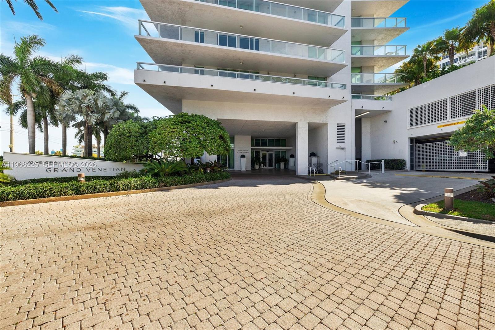 10 Venetian Way #403, Miami Beach FL 33139