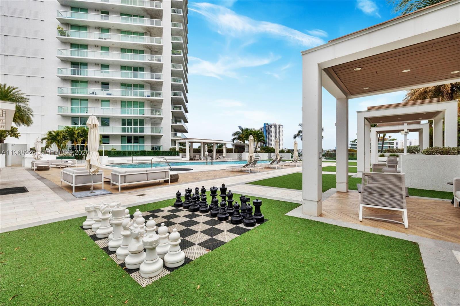 10 Venetian Way #403, Miami Beach FL 33139