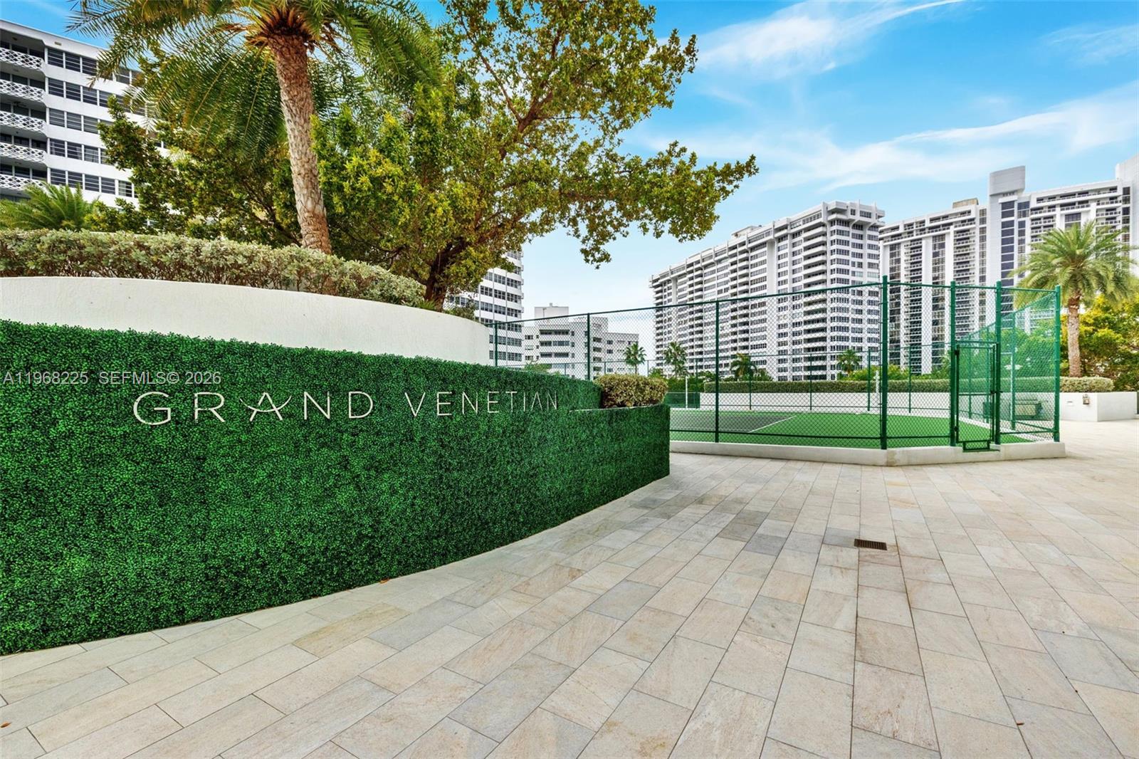 10 Venetian Way #403, Miami Beach FL 33139