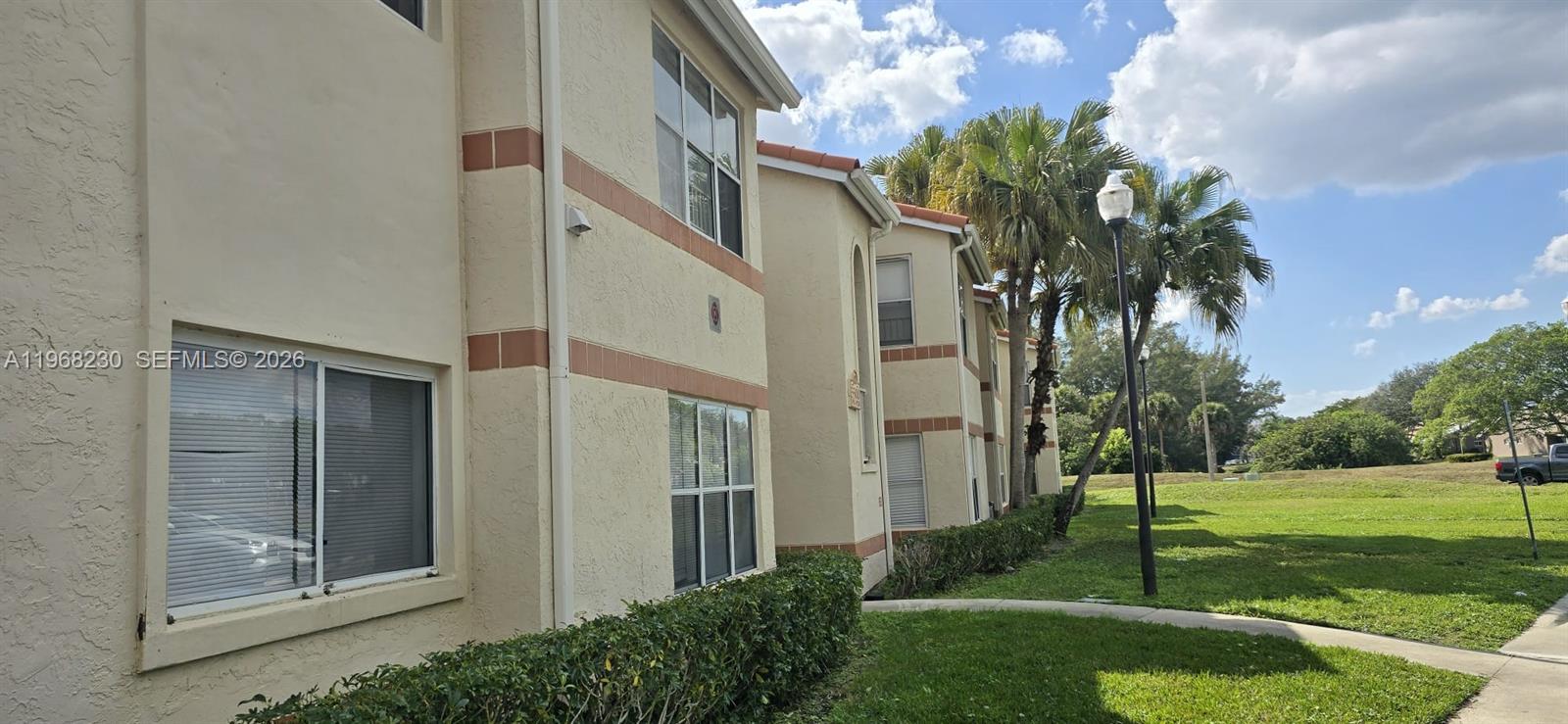3300 N Pinewalk Dr N #1911, Margate FL 33063